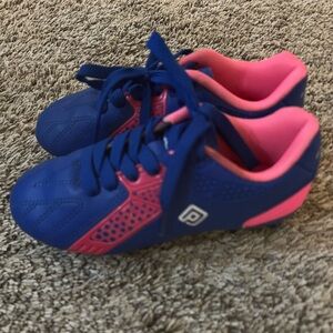Dream Pairs Kids soccer Cleats in Blue and Pink